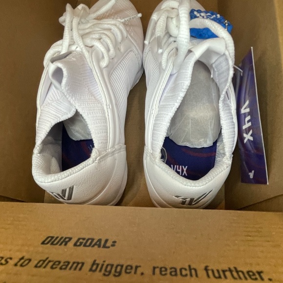 Varsity Shoes Nwt White Womens Size 8 Varsity V4x Cheer Shoes
